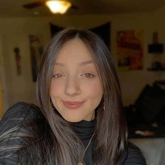 Meet your Posher, Bryttany - Picture 1 of 1